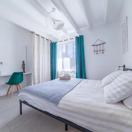 Bed & Breakfast Mieux Qu'a L'hotel ! #1 Le Port-des-Barques