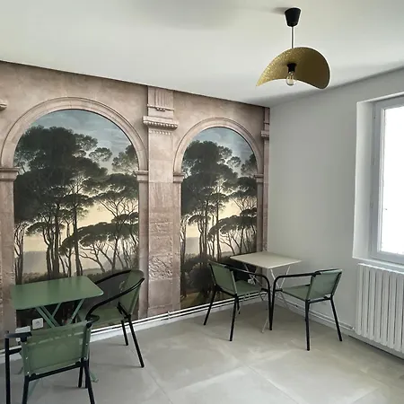 Mieux Qu'a L'hotel ! #1 Le Port-des-Barques